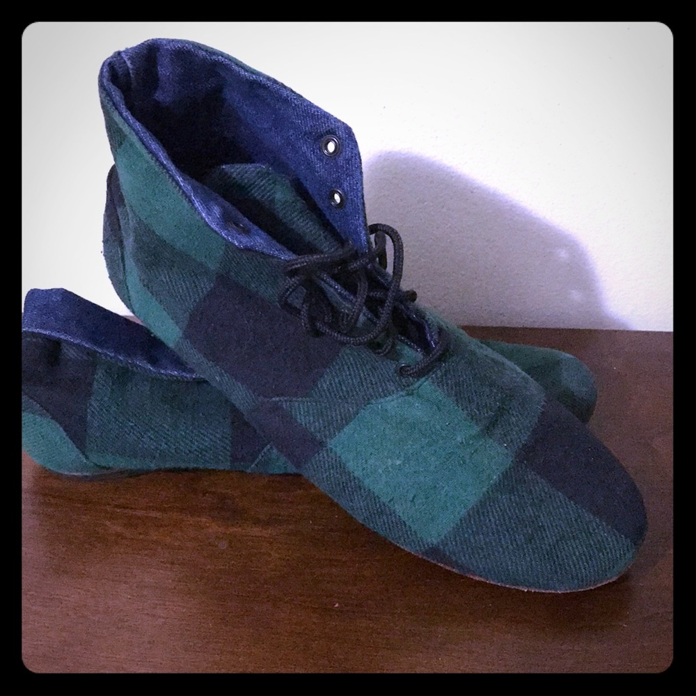 OSBORN Green Plaid Booties 43